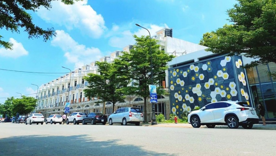 Shophouse mặt tiền đường 22 m trong khu đô thị kiểu mẫu ở TP. Dĩ An, giáp Thủ Đức