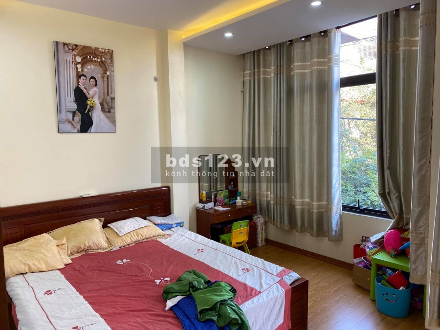 Bán nhà Bà Triệu, 4 tầng 37m2, ô tô, nhà mới, siêu rẻ 3,45 tỷ