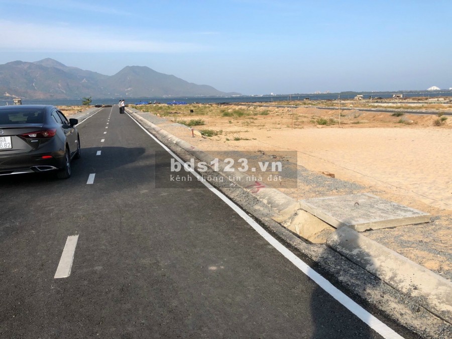 Lô đất 2 mặt tiền trực diện đầm thuỷ triều cam lâm