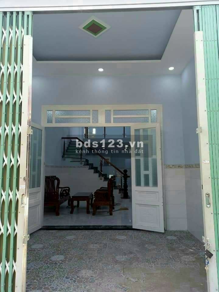 Cần tiền bán gấp nhà Hóc Môn 72m2 giá 960 triệu