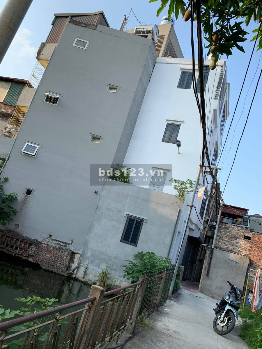Nhỉnh 2 tỷ lô góc view hồ nhà 35m 4 tầng Phố Vĩnh Hưng