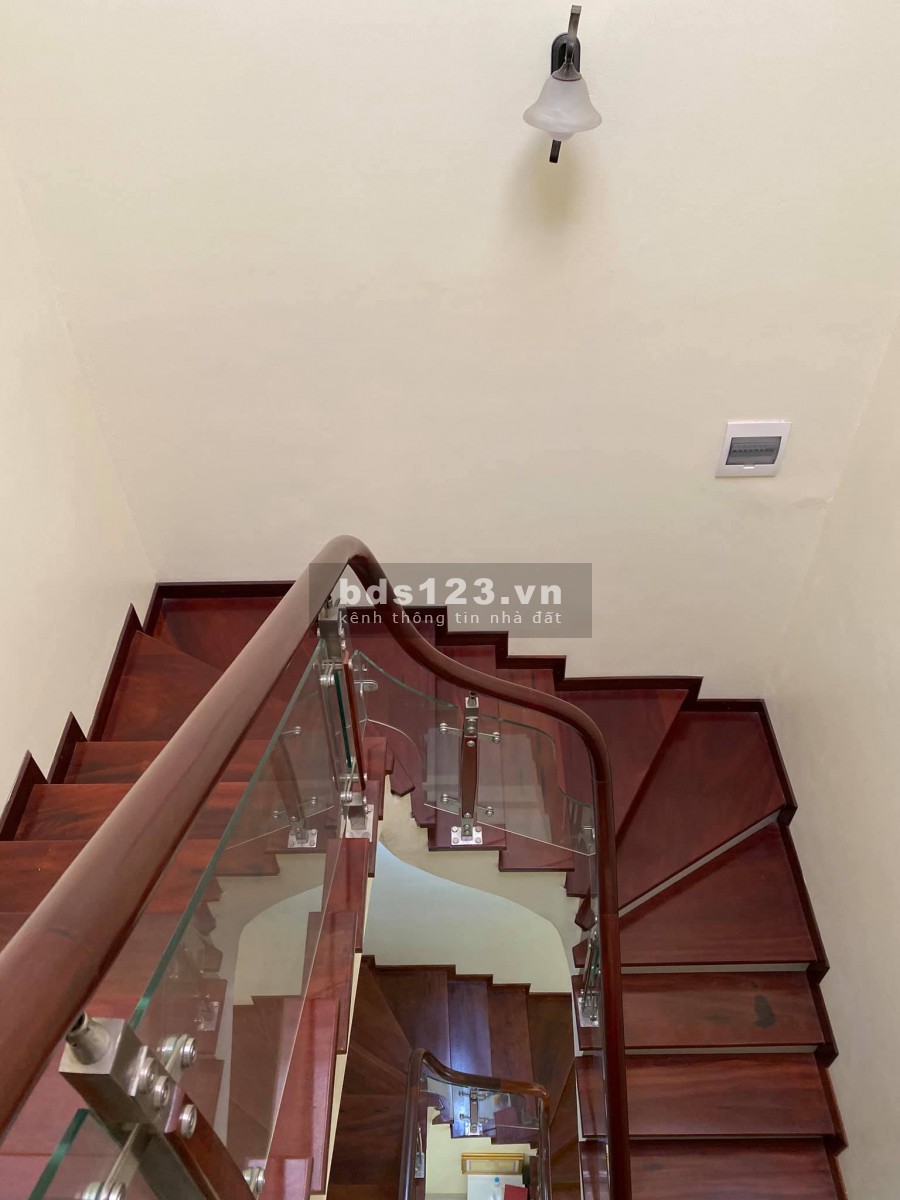 Bán nhà Bà Triệu, 4 tầng 37m2, ô tô, nhà mới, siêu rẻ 3,45 tỷ