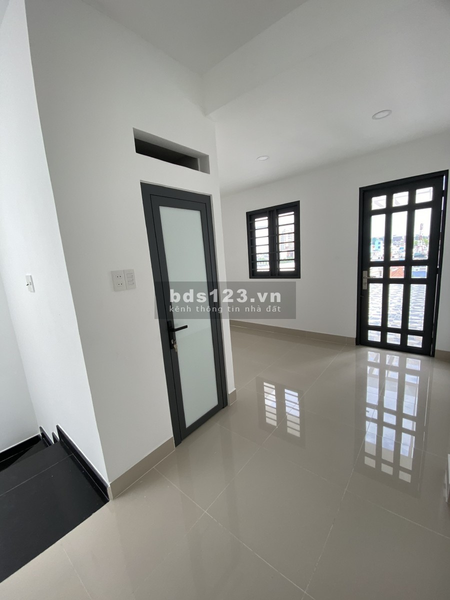 MT Mới Xây Nguyễn Trung Trực 4x18 Trệt 5Lầu-ST Giá 40Tr/th