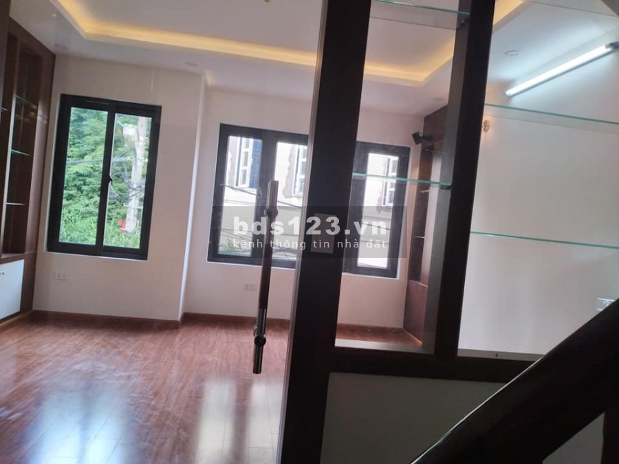 Trung tâm quận ô tô đỗ cửa Chùa Hà 55m2, 4T, MT 7.5m, giá 5.5 tỷ Cầu Giấy