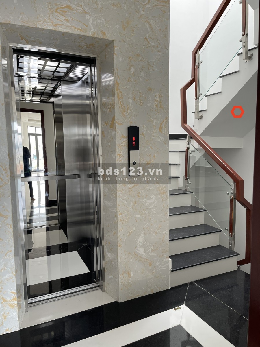 Mặt Tiền Nguyễn Trung Trực mới 100%: 4x17m trệt, lửng 5lầu thang máy.