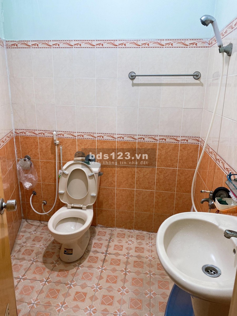 Bán nhà Quận Gò Vấp đường Quang Trung Phường 12 - 86M2 - 3 Tầng Giá 4.5Tỷ định cư bán gấp