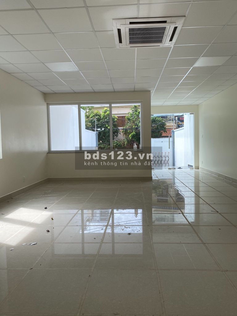 Văn phòng 6mx30m, hầm trệt 5 tầng đúc, thang máy mới 10% Thảo Điền, Quận 2