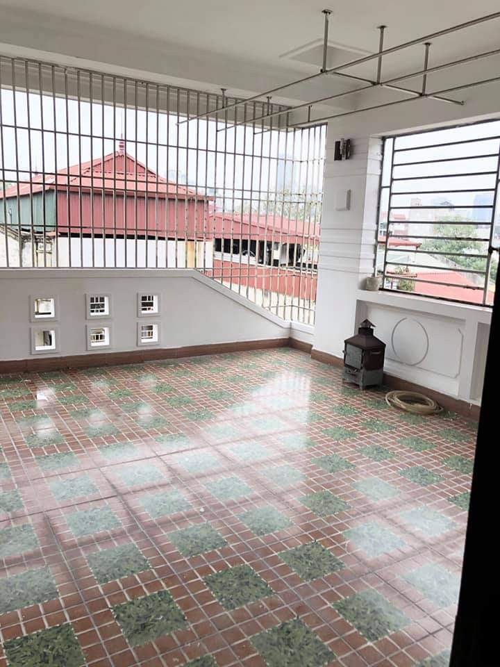Nhà ngay Ngã Tư Sở 55mx5T cực đẹp, lô góc 2 mặt ngõ thông thoáng, ô tô đỗ gần. Giá 4.5 tỷ.