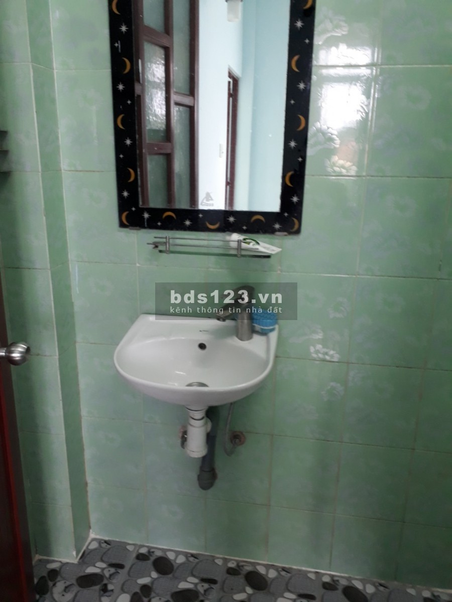 Cho thuê nhà 5x25 Có sân oto Hẻm xe hơi QL13