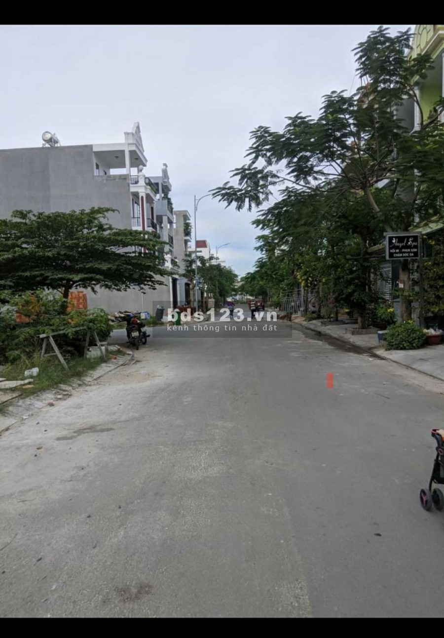 Bán đất Thuận An diện tích 109m2, giá 3tỷ180tr, nằm ngay sau siêu thị Lotte Mart