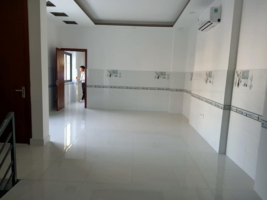 Bán gấp Nhà Ngay Sát bên Công Viên Tao Đàn, Quận 3, 4 Phòng ngủ, Sổ hồng Chính Chủ, Chỉ 6 tỷ 5