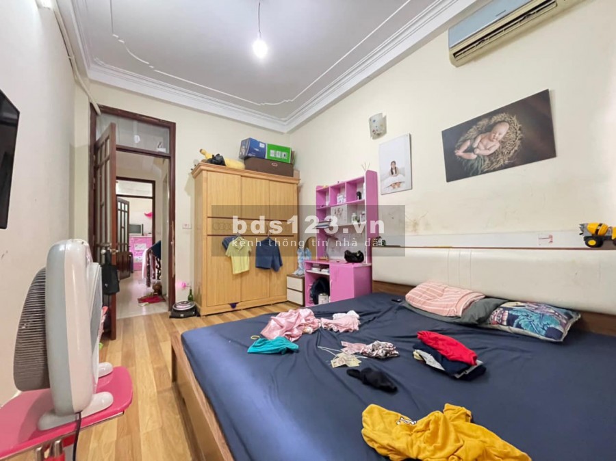 Nhỉnh 3 tỷ, căn 43m2, 5 tầng, gara ô tô Thanh Xuân, Hoàng Mai. LH: 0949859898