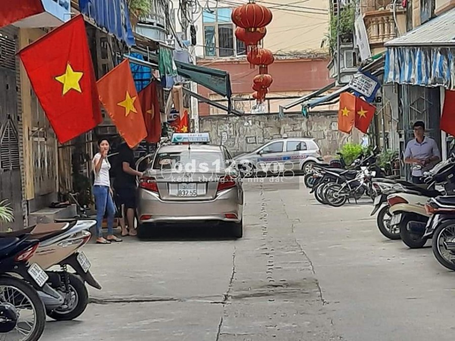 Hàng Siêu hiếm Hà Đông, Nhỉnh 5 Tỷ có nhà phân lô Ao Sen, Kinh doanh đỉnh; LH: 0913621088