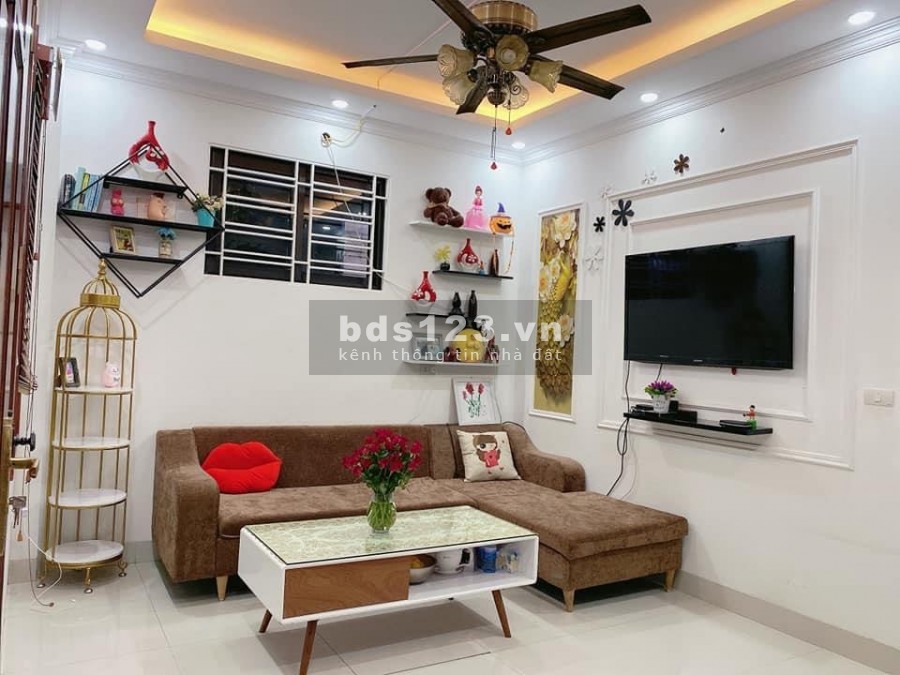 Quận Long Biên nhà nguyên căn mới 5 tầng, ngõ ô tô, xách vali về ở ngay