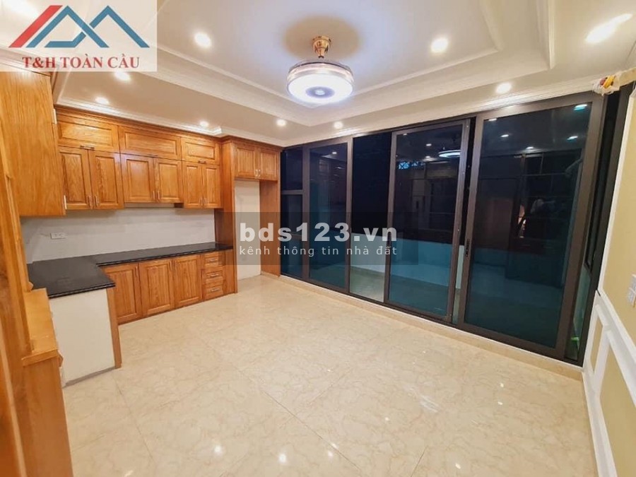 Bán nhà phân lô mới đẹp Trung Kính 43m2 x 7 tầng mặt tiền 5m thang máy gara giá 10 tỷ 2