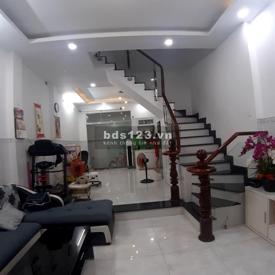Bán nhà Hiệp Bình, HXH, 3 tầng, DT 4.5x11m, lh 0903428326