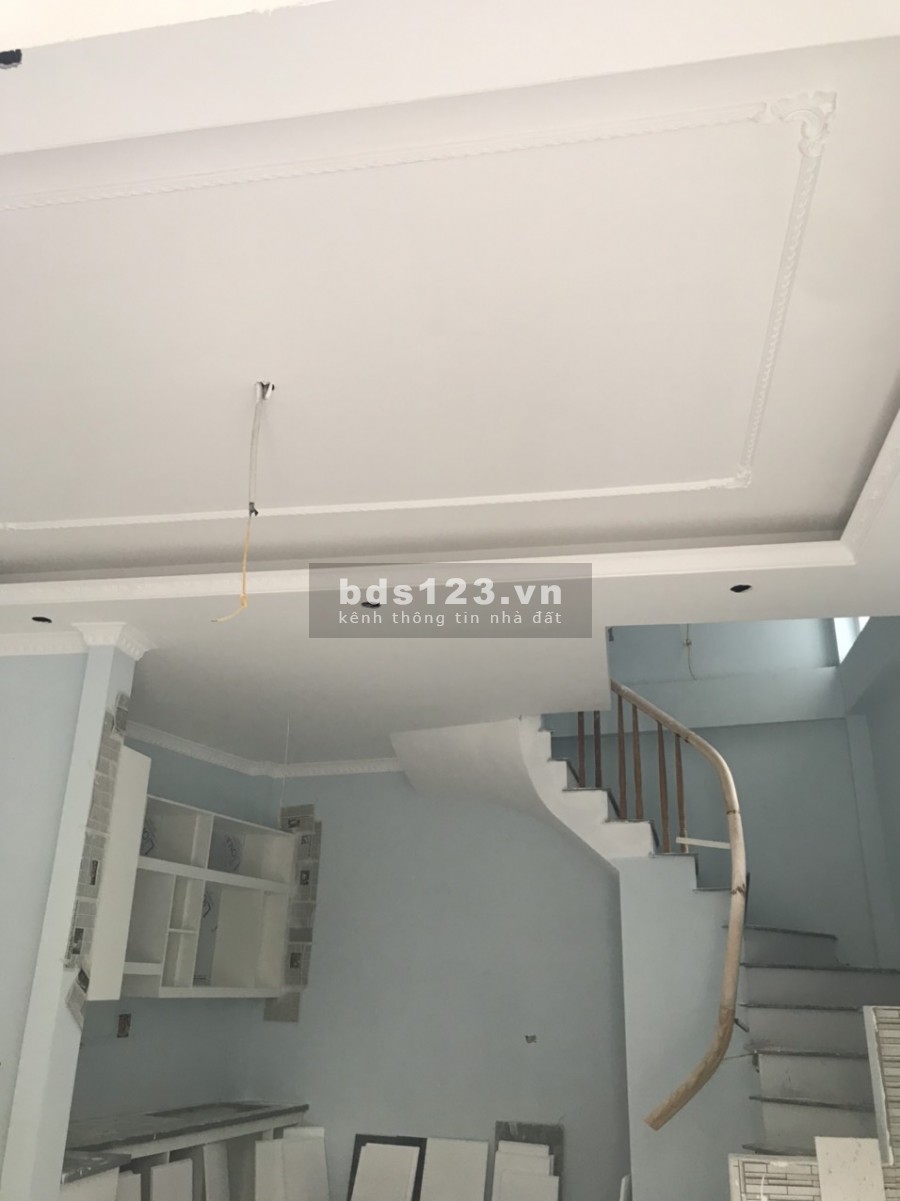 Bán nhà phố giáp nhị Hoàng mai, ôtô đỗ cửa, nhà đang hoàn thiện từng ngày, giá 4ty2