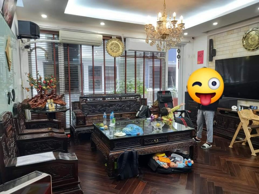 Nhà ngay Ngã Tư Sở 55mx5T cực đẹp, lô góc 2 mặt ngõ thông thoáng, ô tô đỗ gần. Giá 4.5 tỷ.