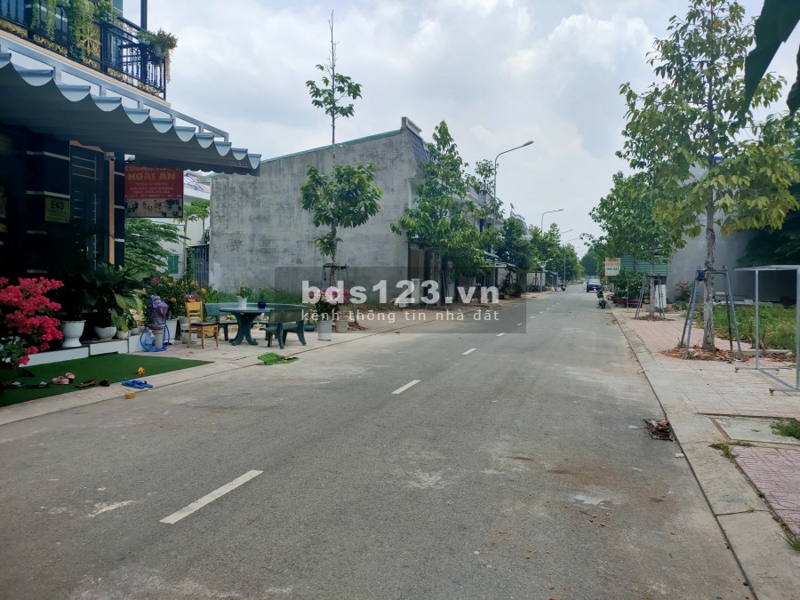 Đất không qua MG đường nhựa 13m có 1,5m thoát hiểm