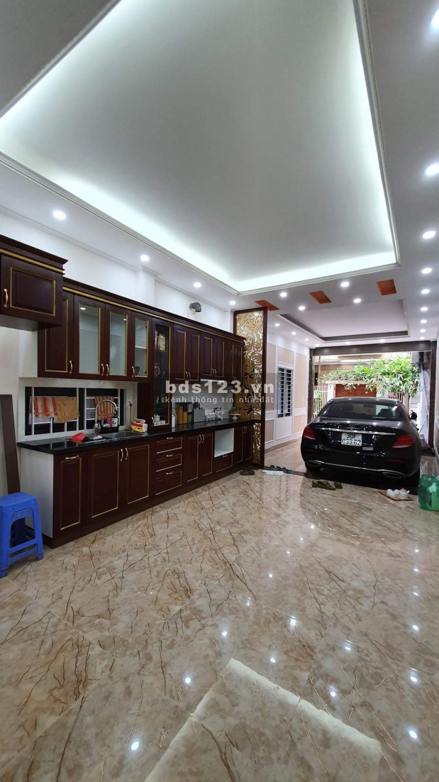 Chính chủ cần bán gấp 6 tầng đúc, dt 55m2 đường Lạc Long Quân, Quận Tây Hồ