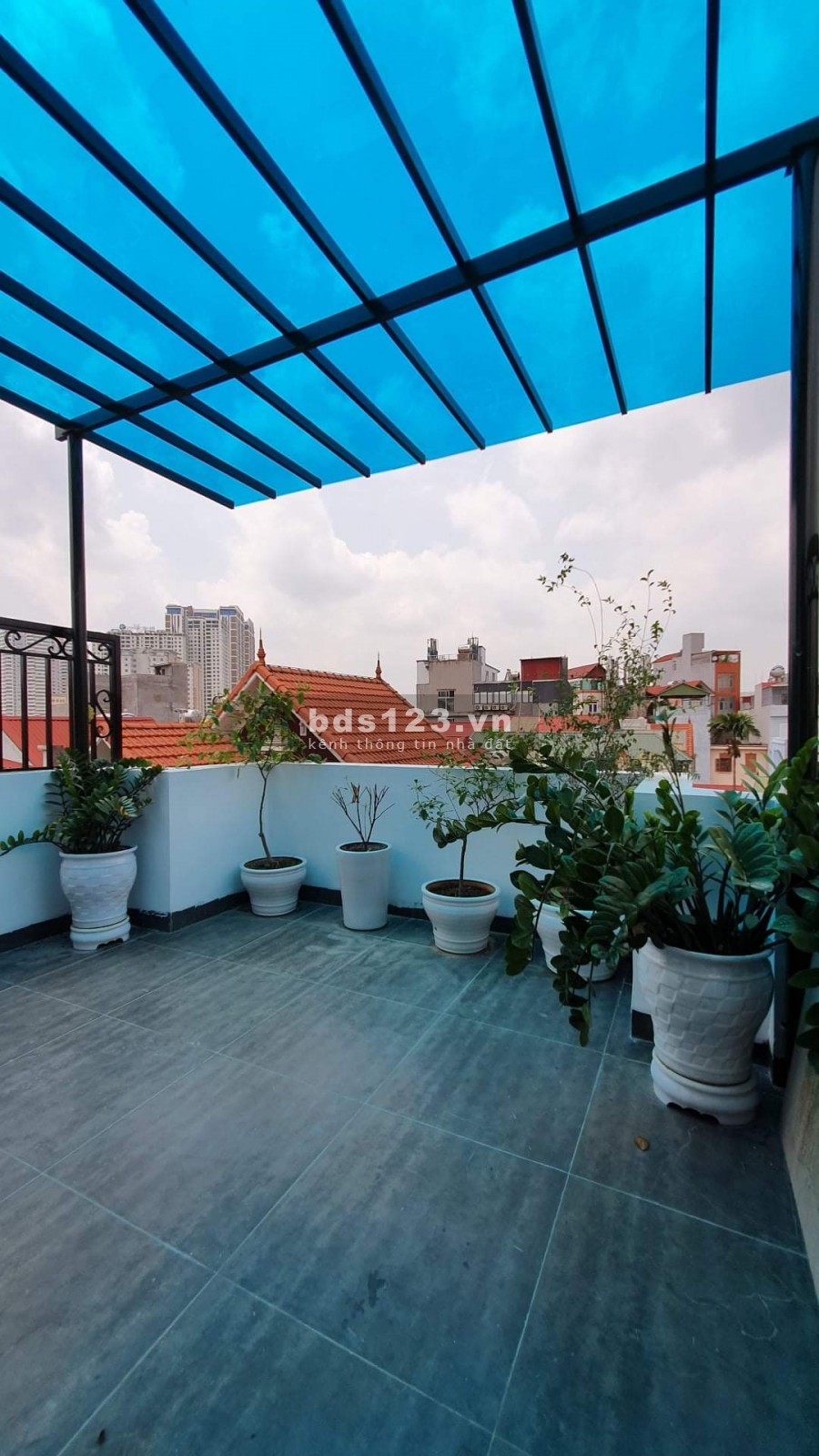 Chính chủ cần bán gấp 6 tầng đúc, dt 55m2 đường Lạc Long Quân, Quận Tây Hồ
