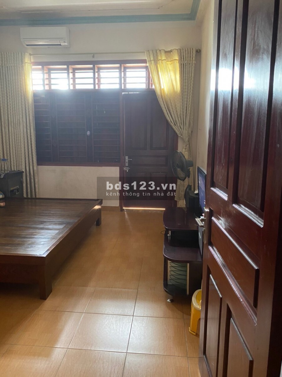Bán nhà đường Hoàng Quốc Việt, TP HD, 65.8m2, mt 4m, 4 tầng, 4 ngủ, gara ô tô, đường đôi 20m, giá tốt