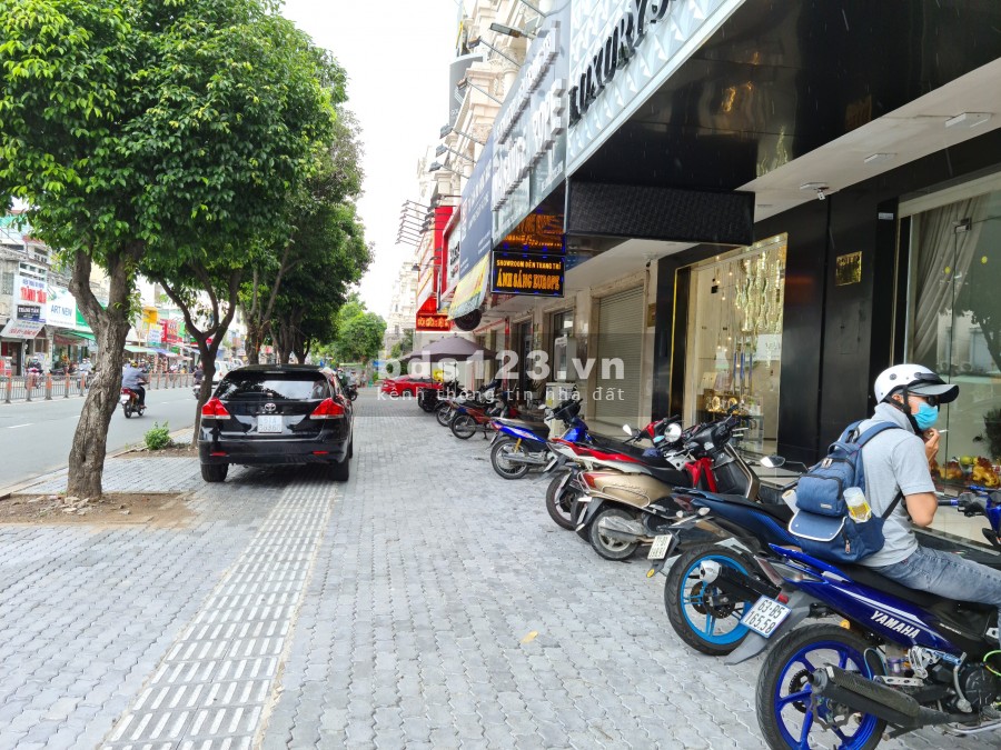 Sang căn đôi mặt tiền Cityland Phan Văn Trị trệt + 4 lầu có thang máy