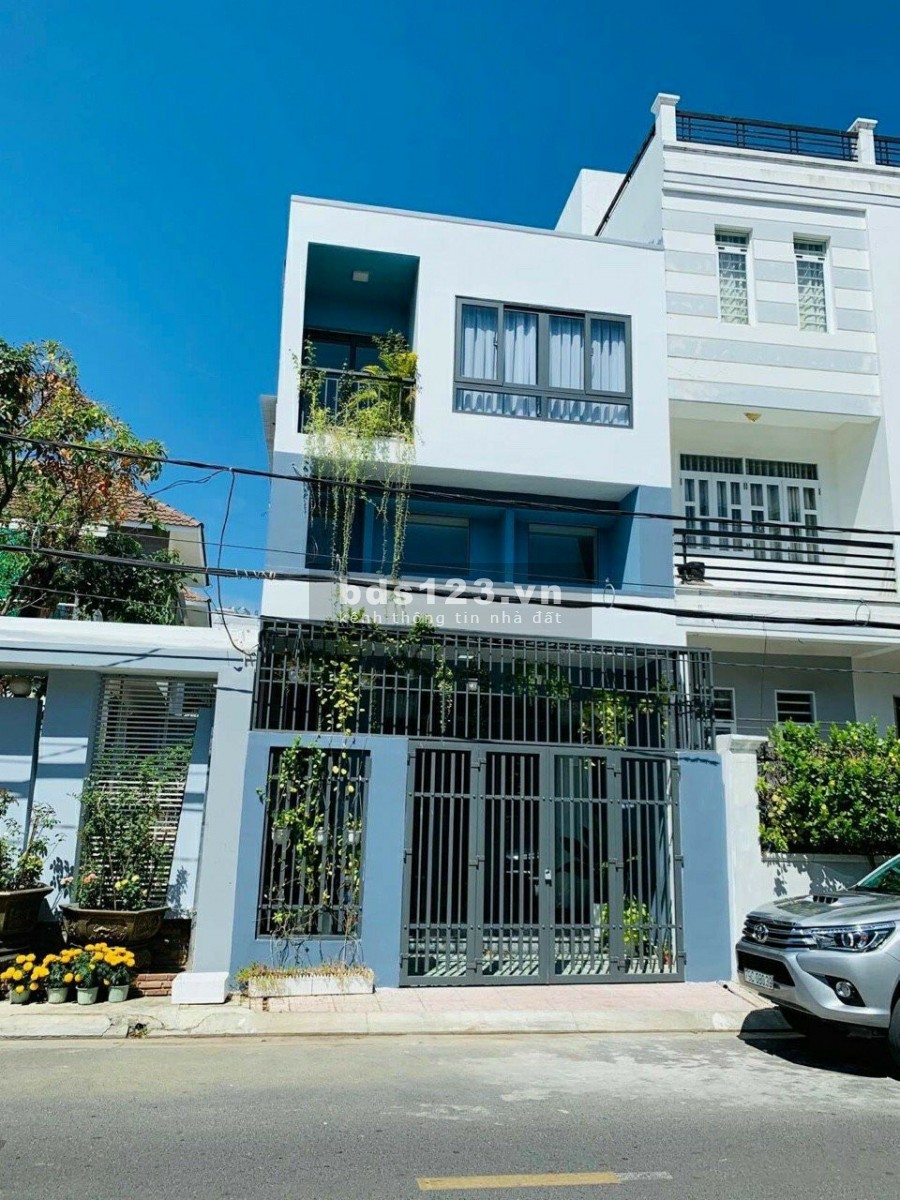 Bán nhà 3 tầng mới mặt tiền số 40C đường Lam Sơn, p.Phước Hòa, tp.Nha Trang
