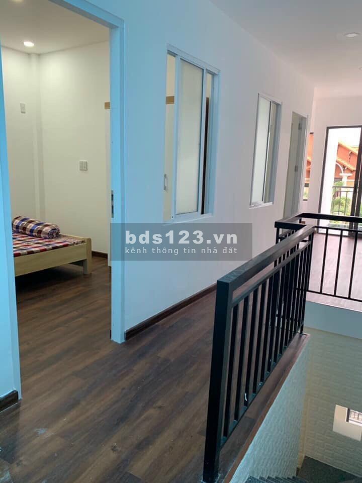 Bán nhà 3 tầng mới mặt tiền số 40C đường Lam Sơn, p.Phước Hòa, tp.Nha Trang