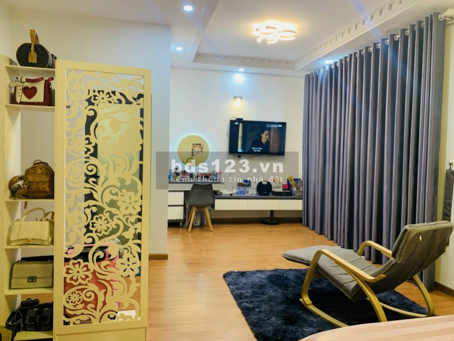Nhà Mặt Tiền Lâm Văn Bền, Q7 :Diện tích 105m2