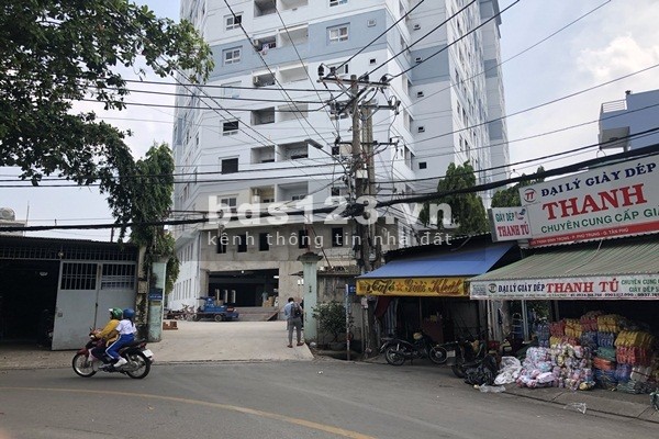 Mặt Tiền, Trịnh Đình Trọng, Hòa Thạnh, Tân Phú, dt 168m2, giá 18 tỷ