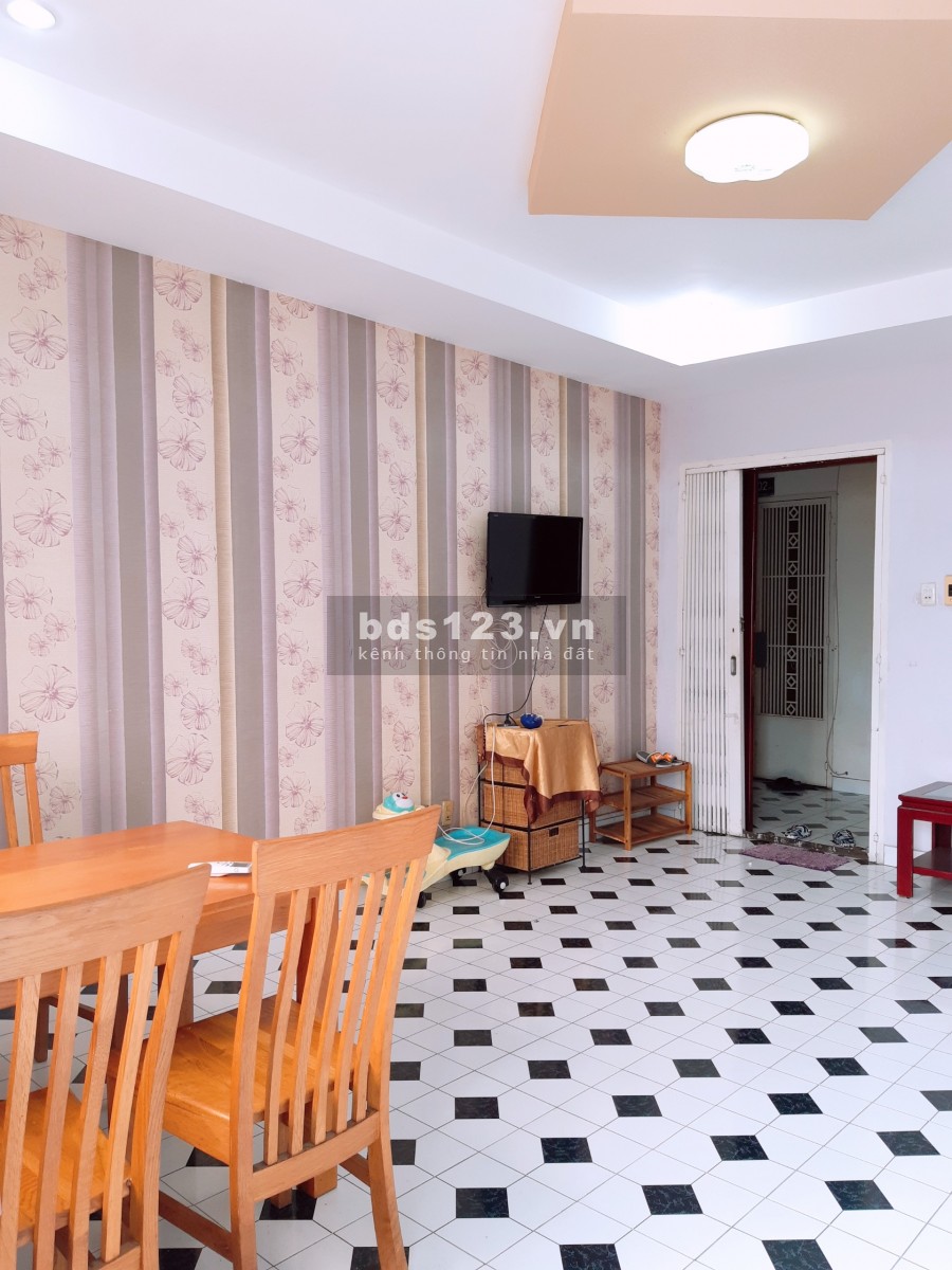 Chính chủ cần bán căn hộ 2pn ở Phú Nhuận, ban công rộng, ở ngay
