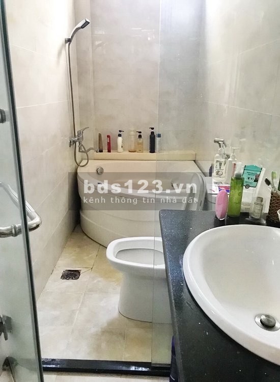Nhà phố tuyệt đẹp 3 lầu đúc kiên cố, mặt tiền đường, phường Tân Phong, Quận 7