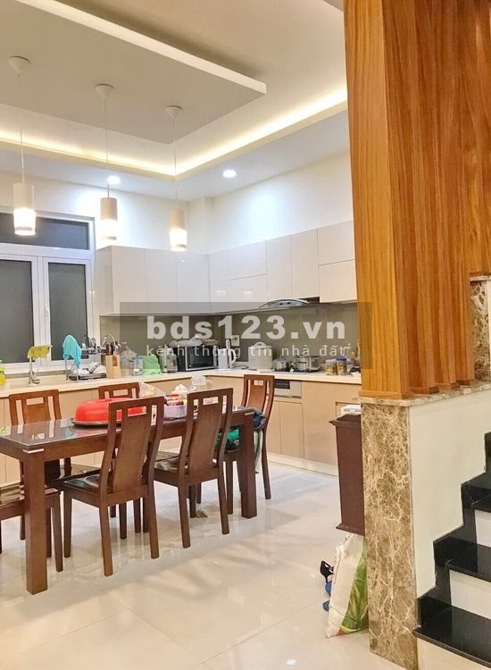 Nhà phố tuyệt đẹp 3 lầu đúc kiên cố, mặt tiền đường, phường Tân Phong, Quận 7