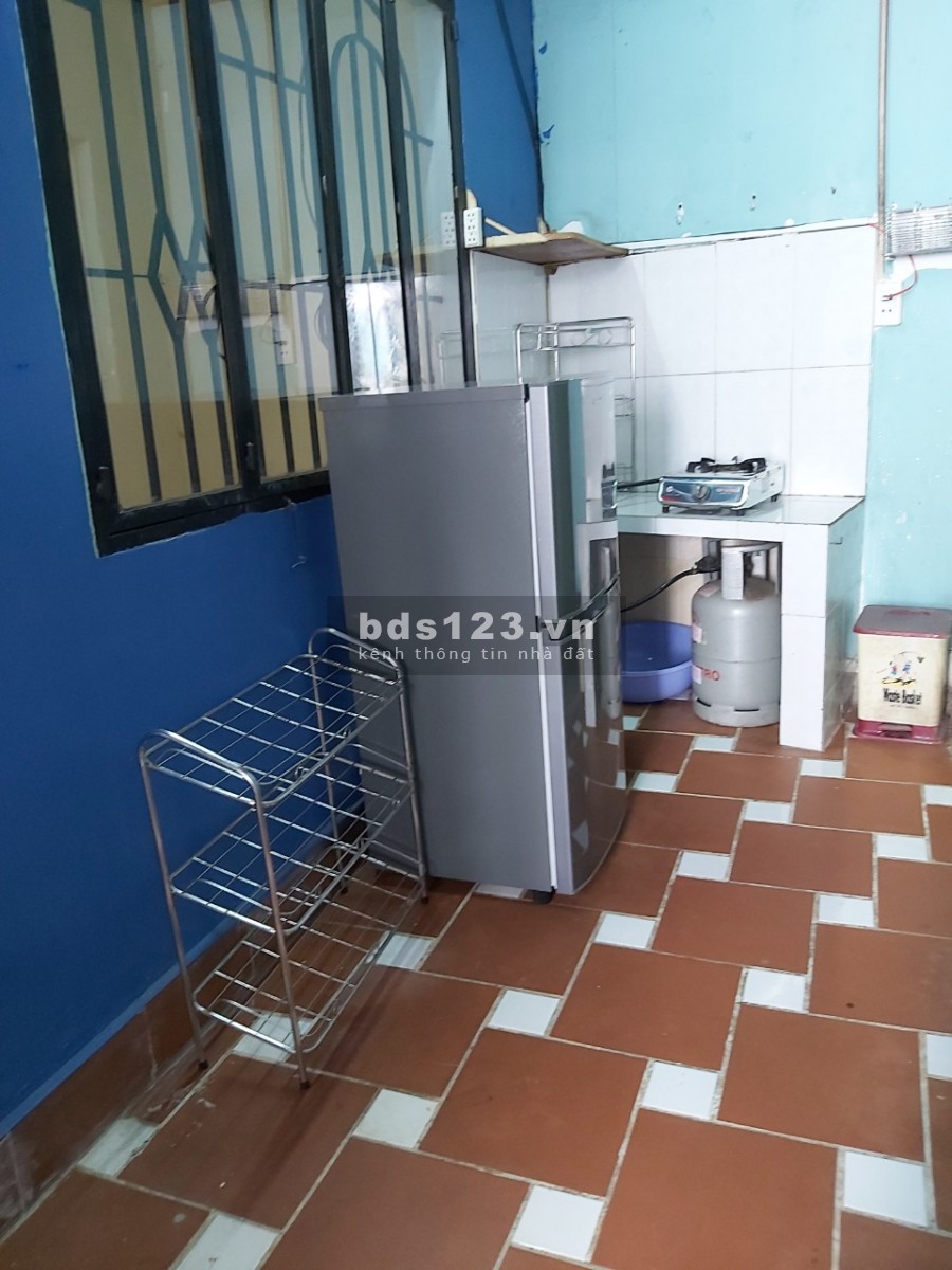 Cho thuê phòng trọ, có nước nóng, bếp riêng, nệm, máy lạnh. ti vi, tủ lạnh giá 2.5tr