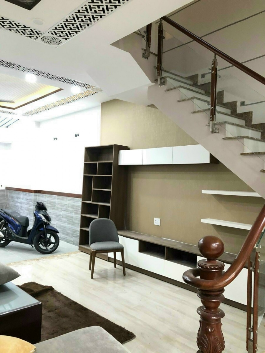 Cần bán gấp nhà 3 lầu( 5X18m) KDC Phú Mỹ, Phạm Hữu Lầu, giá rẻ hơn cùng khu vực 1 tỷ.