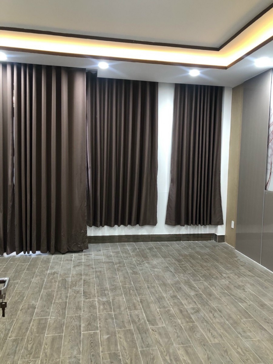 Cần bán gấp nhà 3 lầu( 5X18m) KDC Phú Mỹ, Phạm Hữu Lầu, giá rẻ hơn cùng khu vực 1 tỷ.