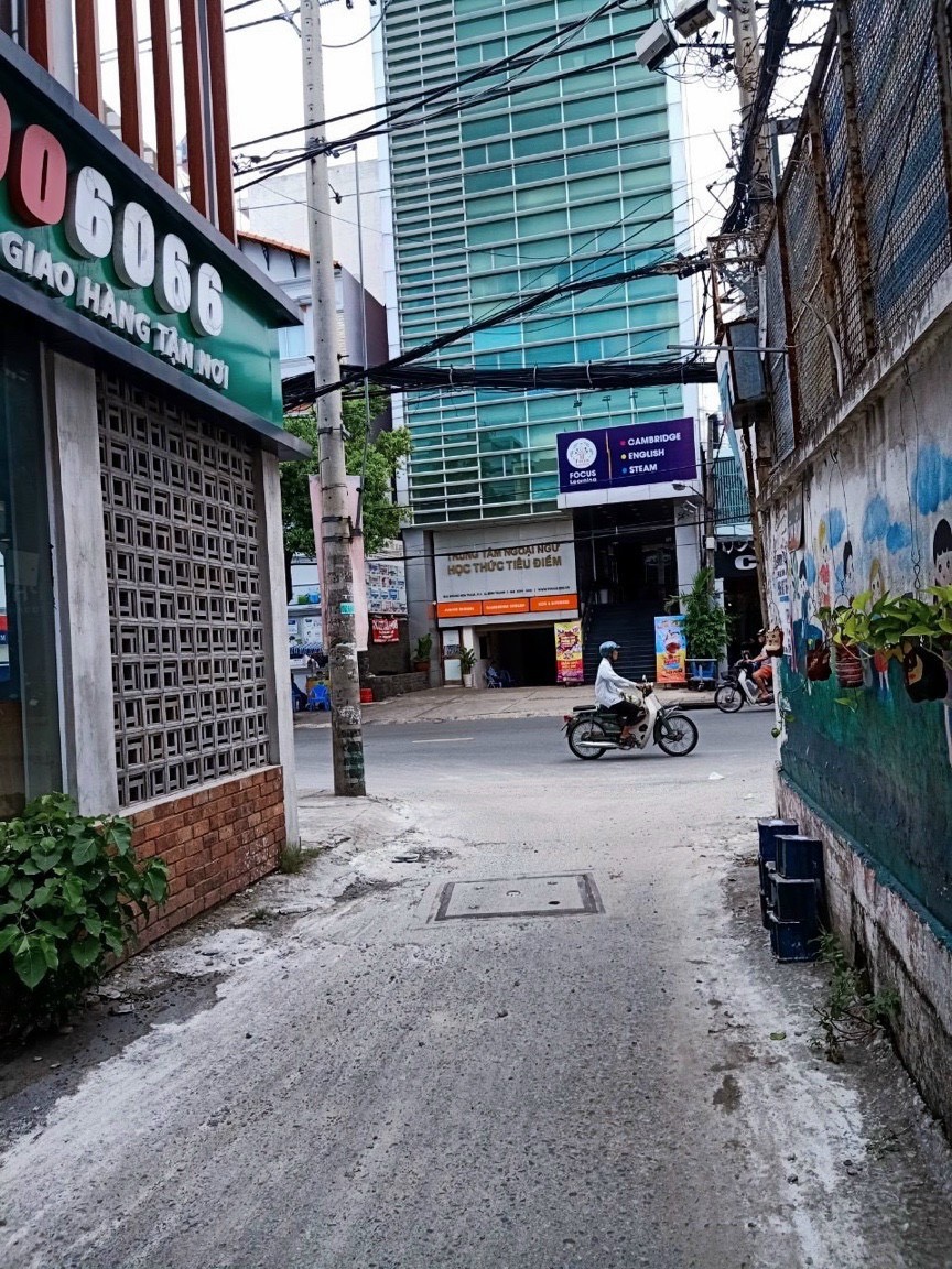 Chính chủ cần bán nhà hẻm xe hơi Hoàng Hoa Thám, Phường 7, Quận Bình Thạnh
