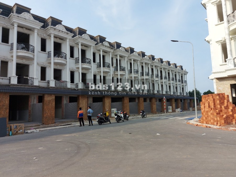 Shophouse,,biệt thự liên kế tại Dĩ An giá đầu tư F0