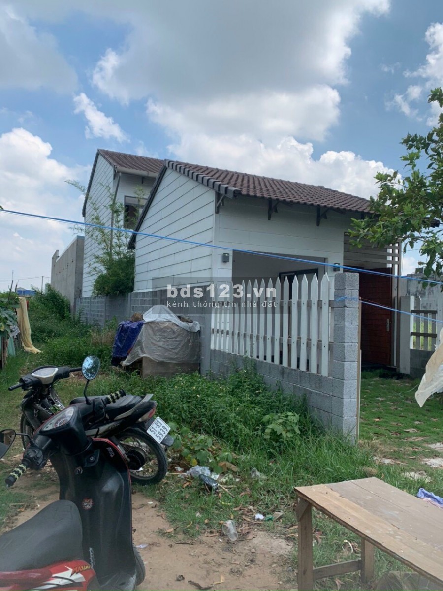 BÁN NHANH nhà 1 trệt 1 lầu mặt tiền đường nhựa 16m 5x25/ 900 triệu