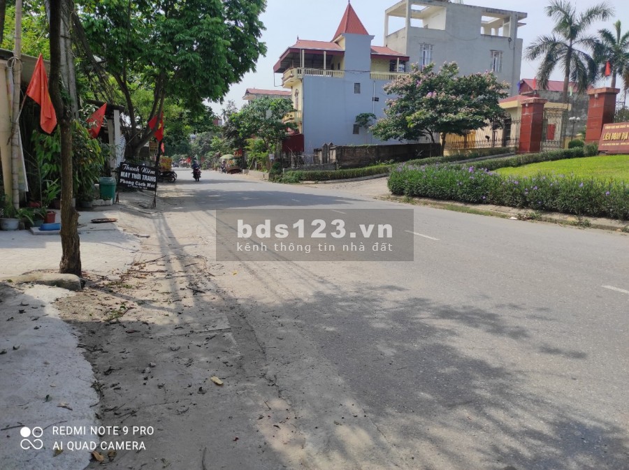 Cần bán mảnh đất mặt đường 201 cách QL 6 300m tại TT Xuân Mai