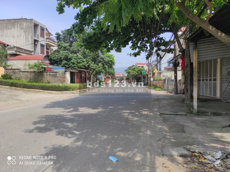 Cần bán mảnh đất mặt đường 201 cách QL 6 300m tại TT Xuân Mai