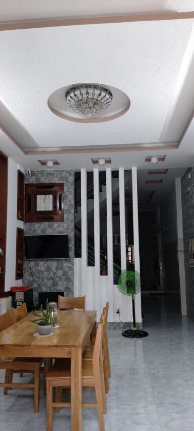 Bán nhà phố đường Quang Trung 4x15m, nhà đẹp, giá tốt mùa dịch