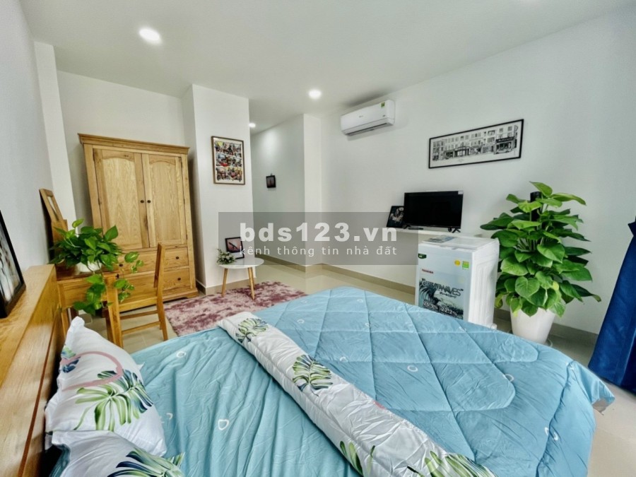 Căn hộ full nội thất mới xây chưa qua sử dụng giá siêu rẻ ban công riêng Quận Phú Nhuận