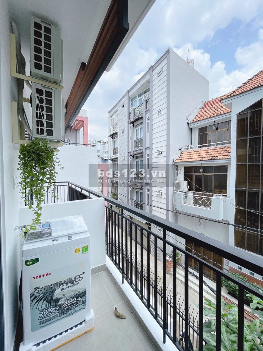 Căn hộ full nội thất mới xây chưa qua sử dụng giá siêu rẻ ban công riêng Quận Phú Nhuận