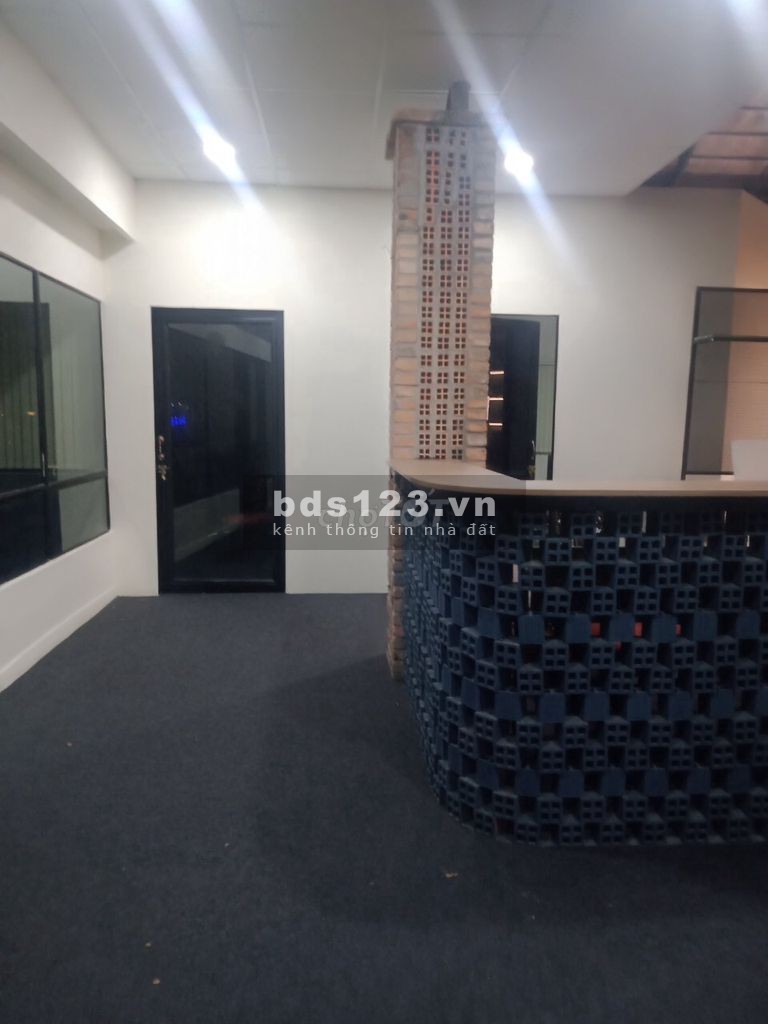 Cho thuê NNC Đường nội bộ 3 Tháng 2, P.12, Q. 10. ngang 35 x 10m, giá 85tr
