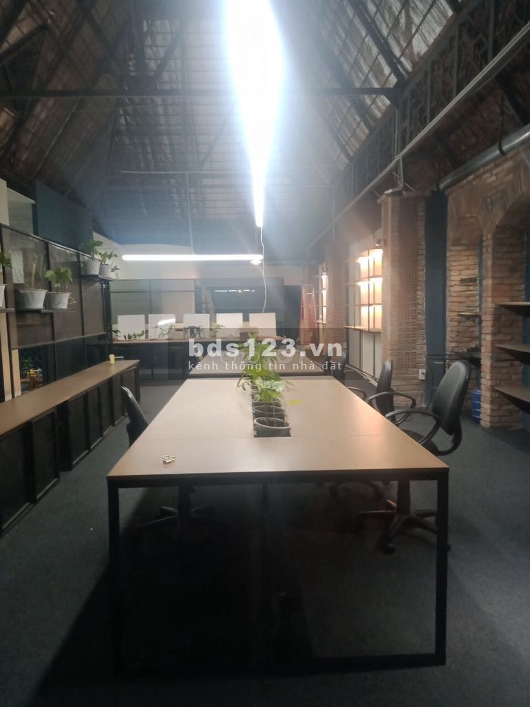 Cho thuê NNC Đường nội bộ 3 Tháng 2, P.12, Q. 10. ngang 35 x 10m, giá 85tr