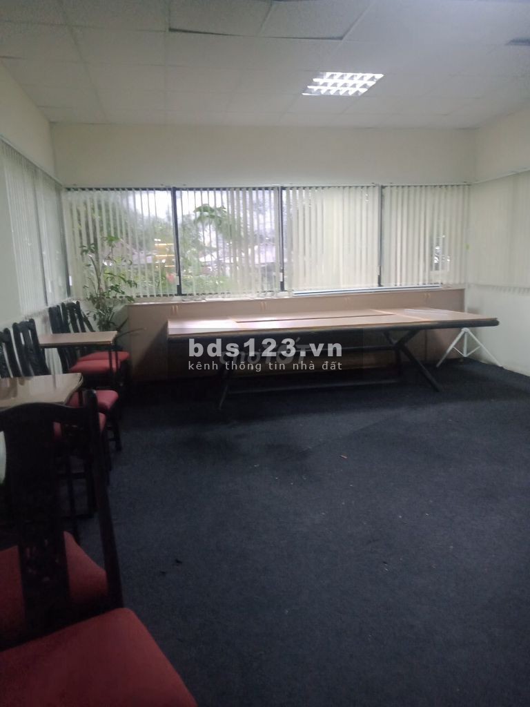 Cho thuê NNC Đường nội bộ 3 Tháng 2, P.12, Q. 10. ngang 35 x 10m, giá 85tr