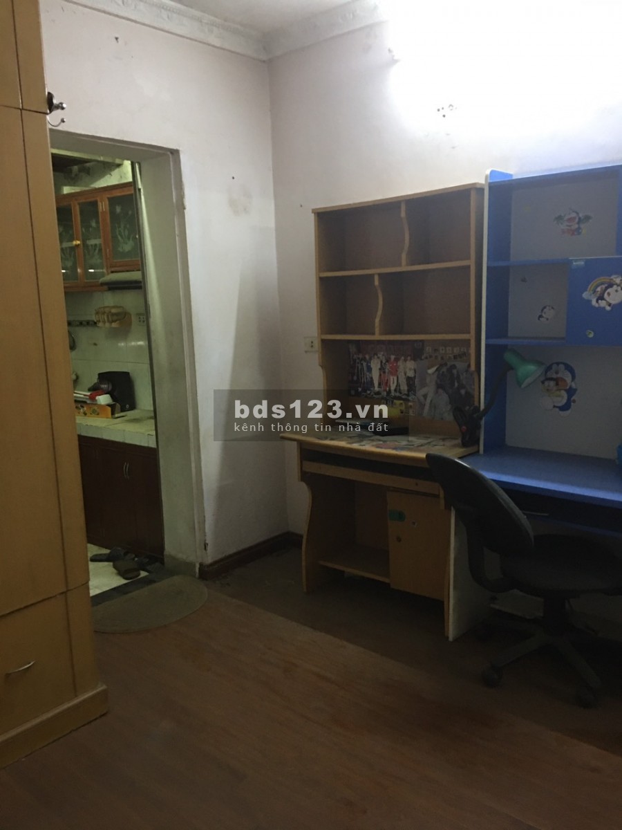 Tôi cần bán gấp nhà tập thể tầng 2 mai động DT 30M, giá 1.25 tỷ, 10m ra ngõ ô tô