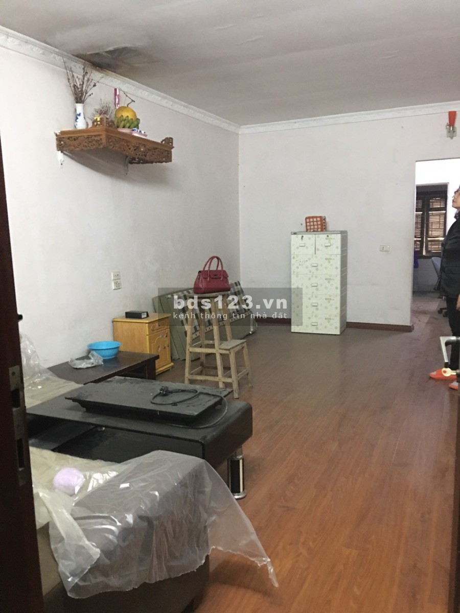 Tôi cần bán gấp nhà tập thể tầng 2 mai động DT 30M, giá 1.25 tỷ, 10m ra ngõ ô tô